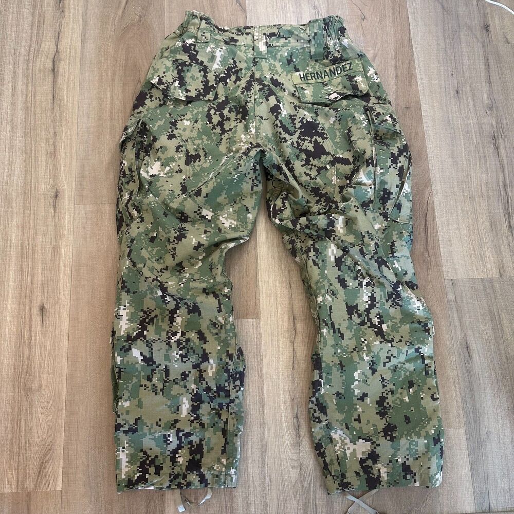 U.S. Navy Pants Medium M x Short Working Uniform Type Seals Military Camo